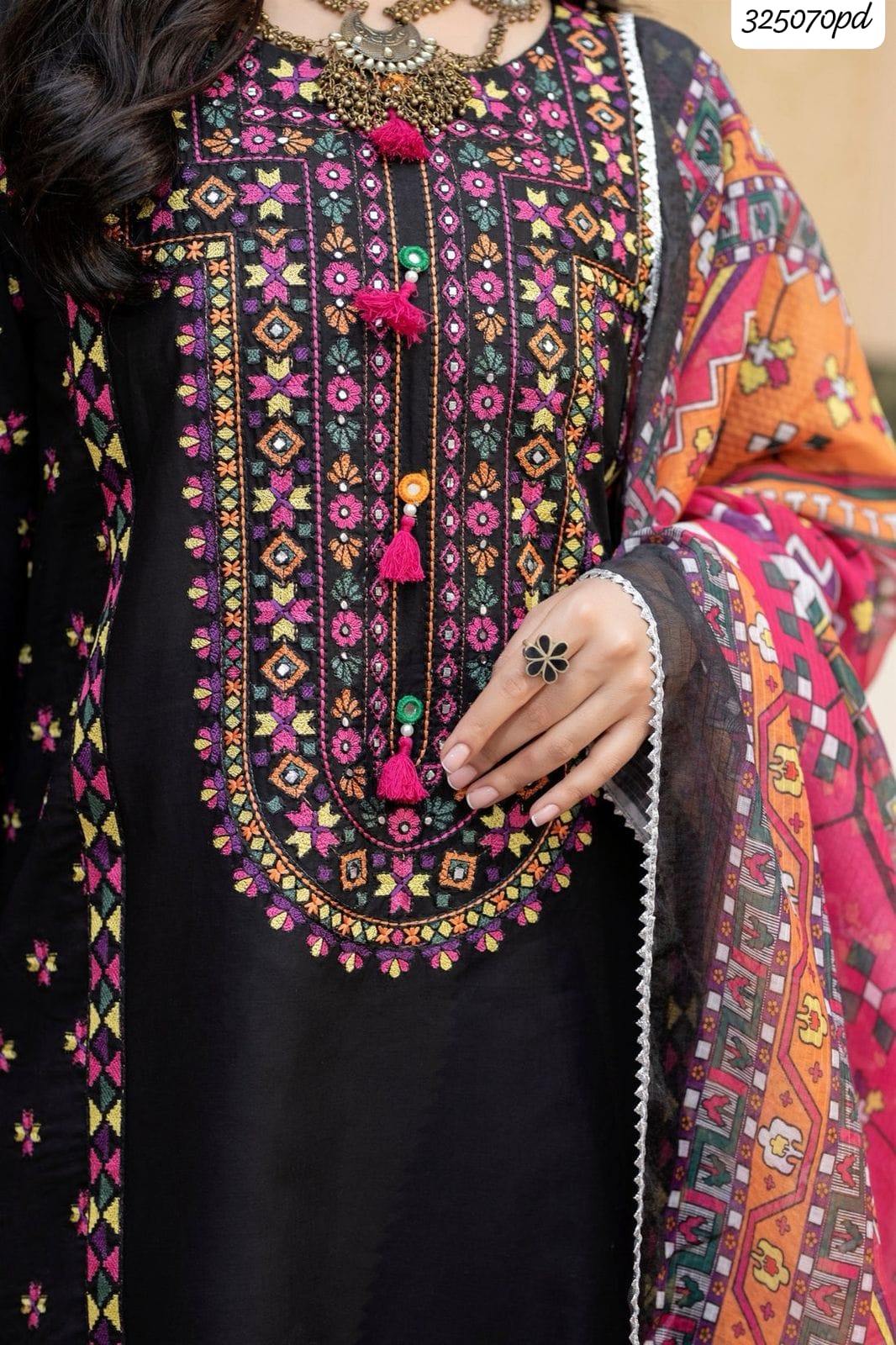 Laam MOST DEMANDING EDITION
03PCS UNSTITCHED SUIT